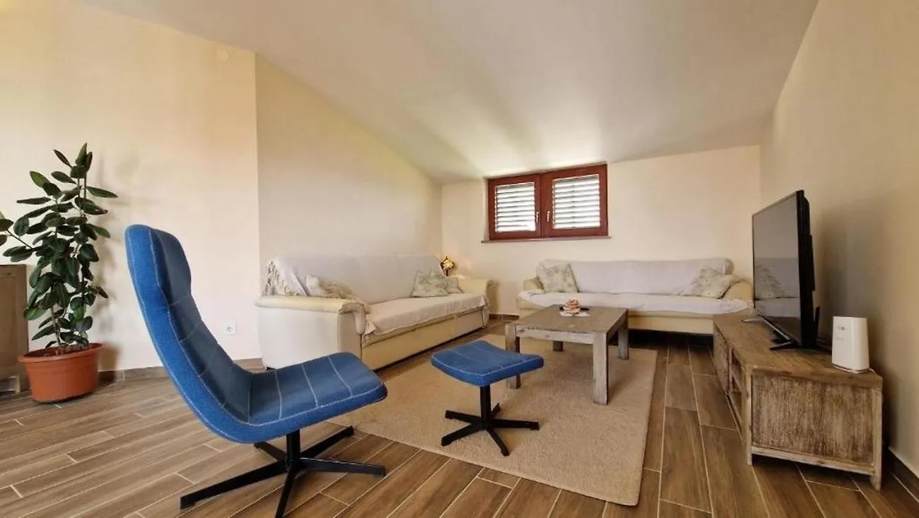 Apartments With Parking Spaces Medulin - 24398
