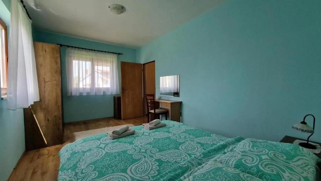 Apartments With Parking Spaces Medulin - 24398 كرواتيا